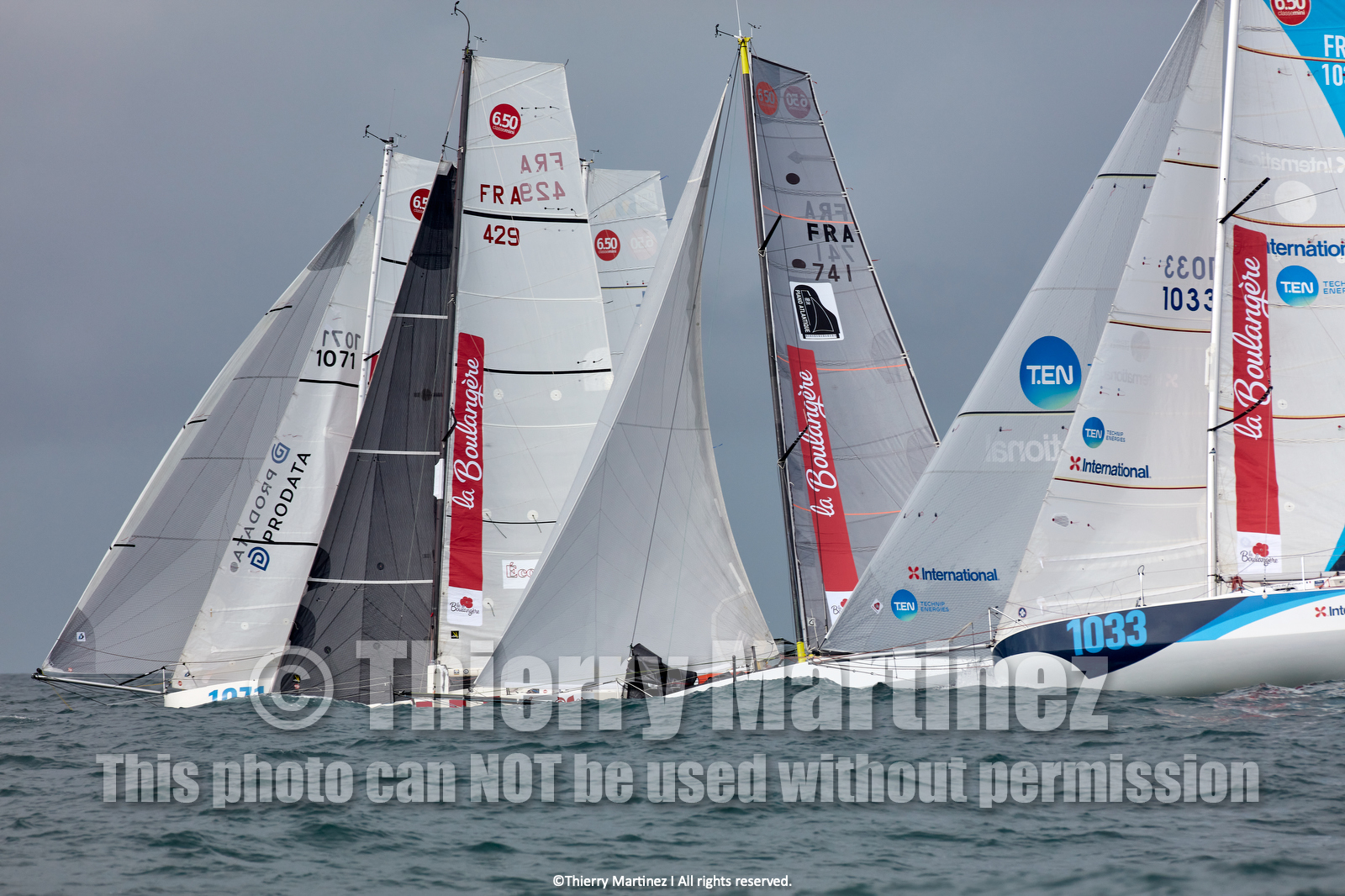 23_22410   © Thierry Martinez. LES SABLES D'OLONNE, 85 - FRANCE 25 septembre 2023.Départ MINI TRANSAT 2023. Départ du Dimanche 24 septembre retardé au Lundi 25 Sept .Les Sables d’Olonne (FRA)    Santa Cruz de la Palma ( Canaries)    St François ( Guadeloupe): 4050 NM.