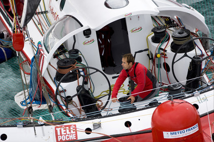 Thomas Coville (FRA) maxi trimaran SODEBO Solo round the world record attempt. Start in Brest (FRA)