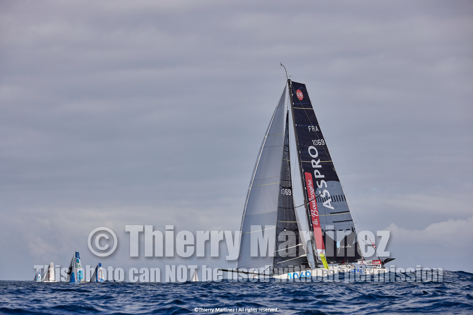 23_22253   © Thierry Martinez. LES SABLES D'OLONNE, 85 - FRANCE 25 septembre 2023.Départ MINI TRANSAT 2023. Départ du Dimanche 24 septembre retardé au Lundi 25 Sept .Les Sables d’Olonne (FRA)    Santa Cruz de la Palma ( Canaries)    St François ( Guadeloupe): 4050 NM.