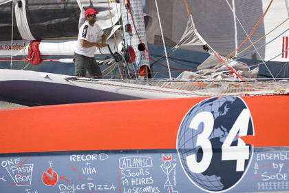 2010 ROUTE DU RHUM - LA BANQUE POSTALE . SOLO SAILING TRANSATLANTIC : ST MALO (FRA)   POINTE A PITRE-GUADELOUPE (FRENCH WEST INDIES). FINISH.