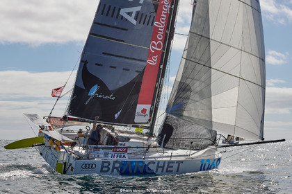 23_22301   © Thierry Martinez. LES SABLES D'OLONNE, 85 - FRANCE 25 septembre 2023.Départ MINI TRANSAT 2023. Départ du Dimanche 24 septembre retardé au Lundi 25 Sept .Les Sables d’Olonne (FRA)    Santa Cruz de la Palma ( Canaries)    St François ( Guadeloupe): 4050 NM.