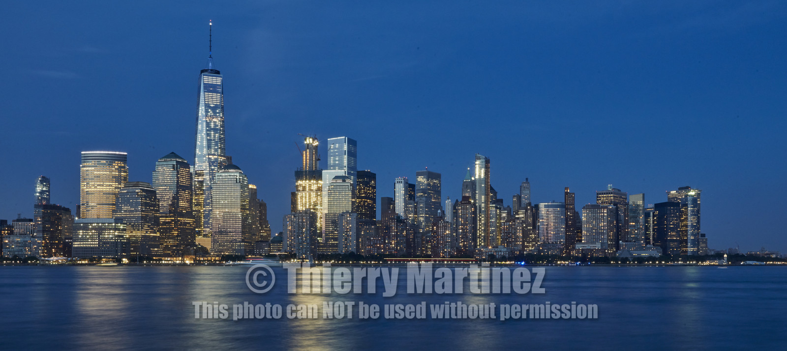 16_17078-NY at sunset