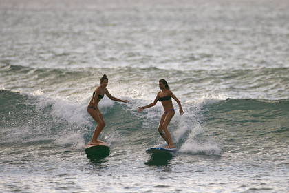 SURF AT SUNSET BEACH (North Shore - Oahu Island - Hawaii-USA)