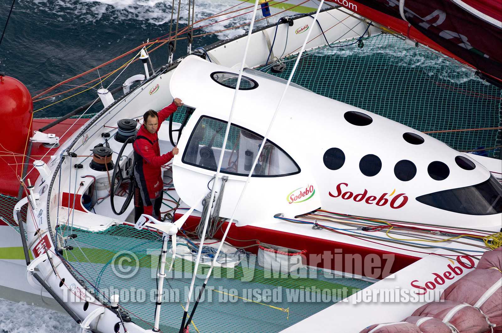 Thomas Coville (FRA) maxi trimaran SODEBO Solo round the world record attempt. Start in Brest (FRA)