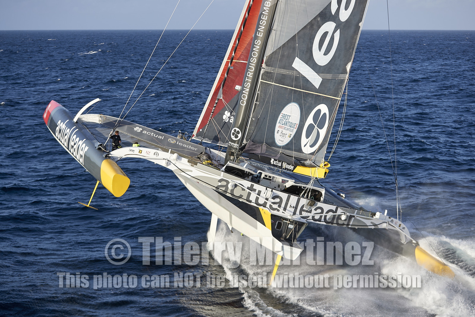 « ULTIM ACTUAL LEADER , Skipper Yves Le Blevec.