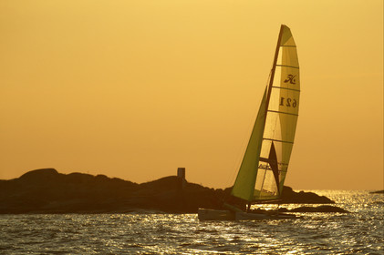 03_3188D © Th.Martinez,STOCKHOLM SWEDEN, 11 07 03-Archipelago Raid (2003).  leg 2..MAC FREEZE  Anders Tengbom (SWE) & Fred Wikstrôm (SWE)