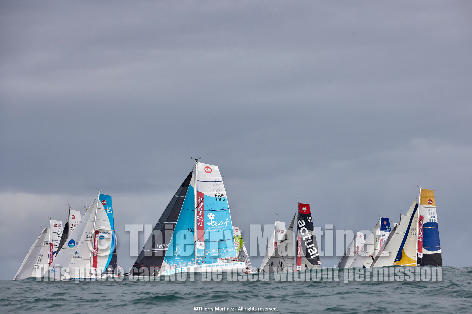 23_21884   © Thierry Martinez. LES SABLES D'OLONNE, 85 - FRANCE 25 septembre 2023.Départ MINI TRANSAT 2023. Départ du Dimanche 24 septembre retardé au Lundi 25 Sept .Les Sables d’Olonne (FRA)    Santa Cruz de la Palma ( Canaries)    St François ( Guadeloupe): 4050 NM.