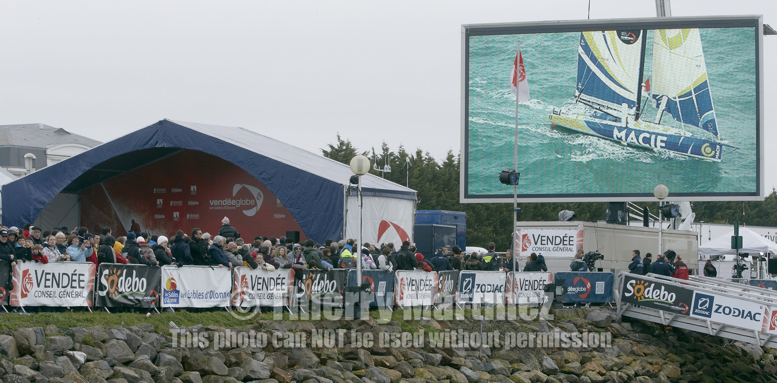 2012 13 VENDEE GLOBE. Winner arrival in Les sables d'Olonne (FRA