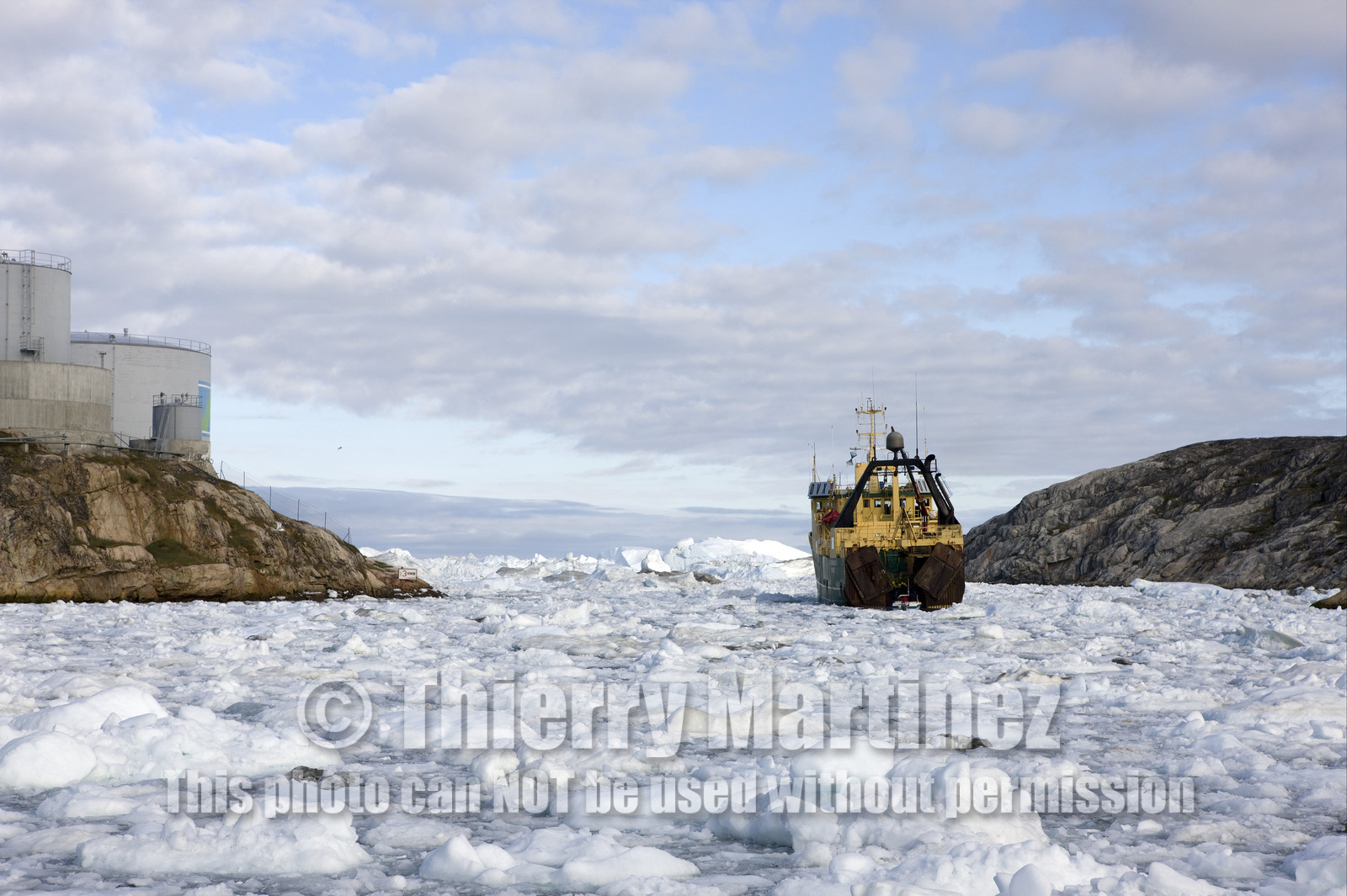 Schooner LA LOUISE sailing on west coast of Greenland.