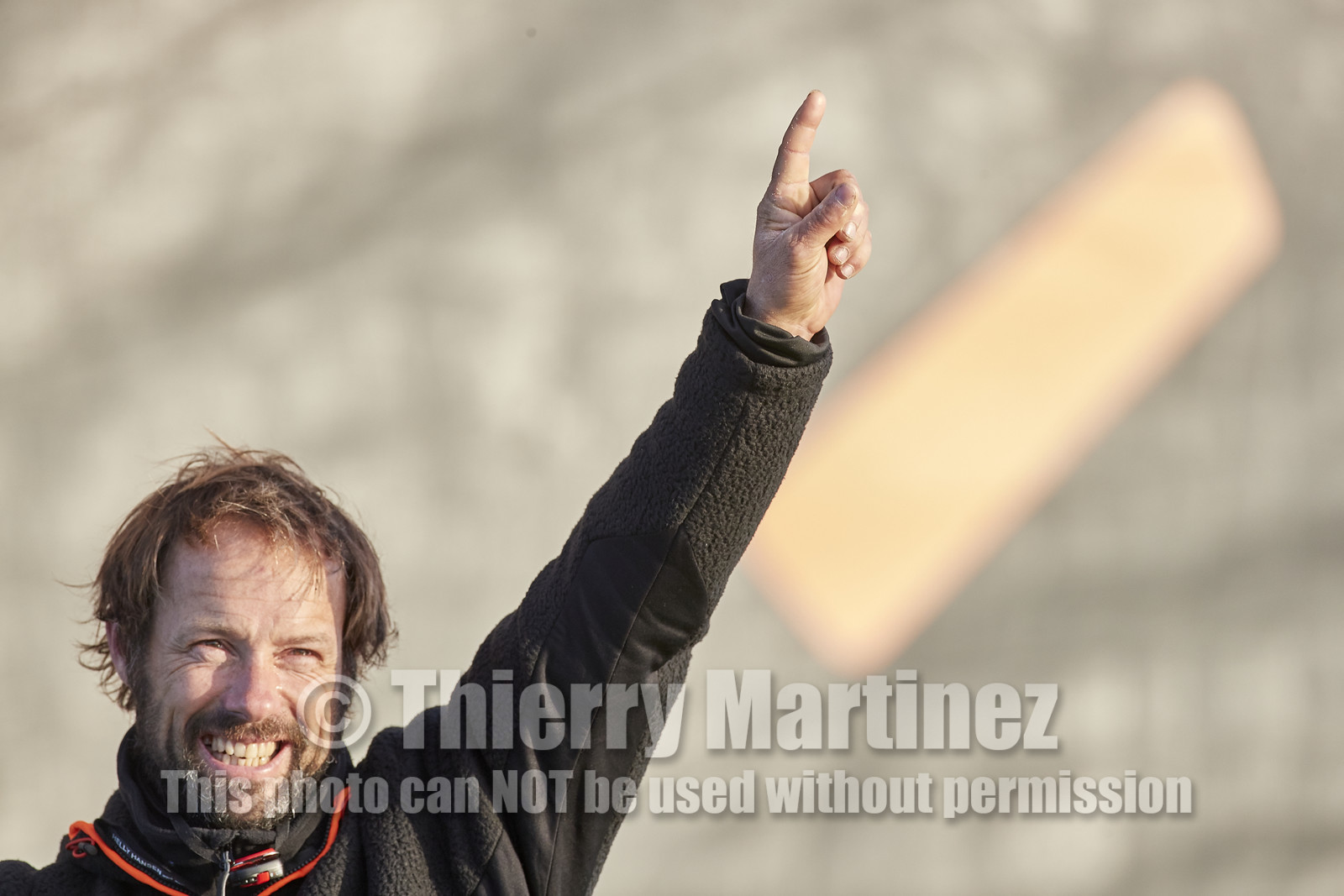 Single-handed sailing round the world record .