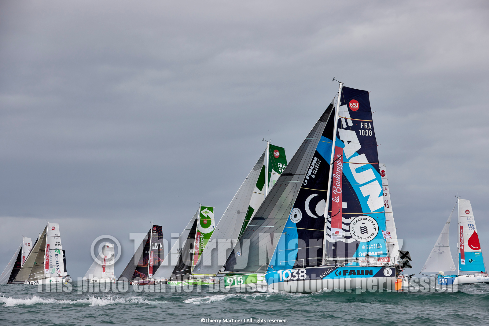 23_21842   © Thierry Martinez. LES SABLES D'OLONNE, 85 - FRANCE 25 septembre 2023.Départ MINI TRANSAT 2023. Départ du Dimanche 24 septembre retardé au Lundi 25 Sept .Les Sables d’Olonne (FRA)    Santa Cruz de la Palma ( Canaries)    St François ( Guadeloupe): 4050 NM.