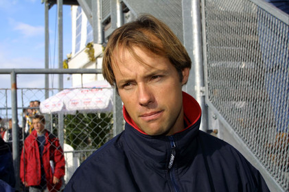 ©Thierry Martinez   Sea&Co. - Vendee Globe 2000. Les Sables d'Olonne (FRA)..Thomas Coville (FRA) SODEBO-SAVOURONS LA VIE n°25 Open 60.November 4th 00