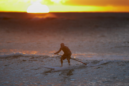 SURF AT SUNSET BEACH (North Shore - Oahu Island - Hawaii-USA)
