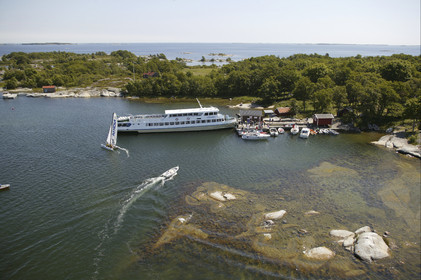 03_3159D   © Th.Martinez,STOCKHOLM ARCHIPELAGO SWEDEN, 9 07 03-Archipelago Raid (2003)  Day 2. Team NOKIA-Adilstam  .Frederik Aldistam (SWe) and Tomas Marimon (SWE)