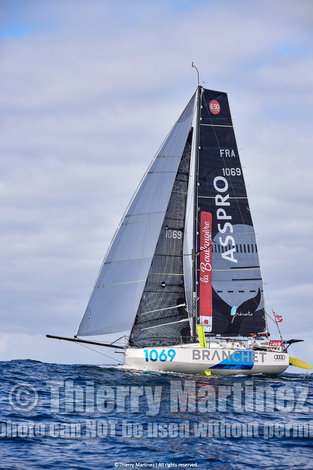 23_22263   © Thierry Martinez. LES SABLES D'OLONNE, 85 - FRANCE 25 septembre 2023.Départ MINI TRANSAT 2023. Départ du Dimanche 24 septembre retardé au Lundi 25 Sept .Les Sables d’Olonne (FRA)    Santa Cruz de la Palma ( Canaries)    St François ( Guadeloupe): 4050 NM.