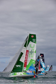 23_21999   © Thierry Martinez. LES SABLES D'OLONNE, 85 - FRANCE 25 septembre 2023.Départ MINI TRANSAT 2023. Départ du Dimanche 24 septembre retardé au Lundi 25 Sept .Les Sables d’Olonne (FRA)    Santa Cruz de la Palma ( Canaries)    St François ( Guadeloupe): 4050 NM.