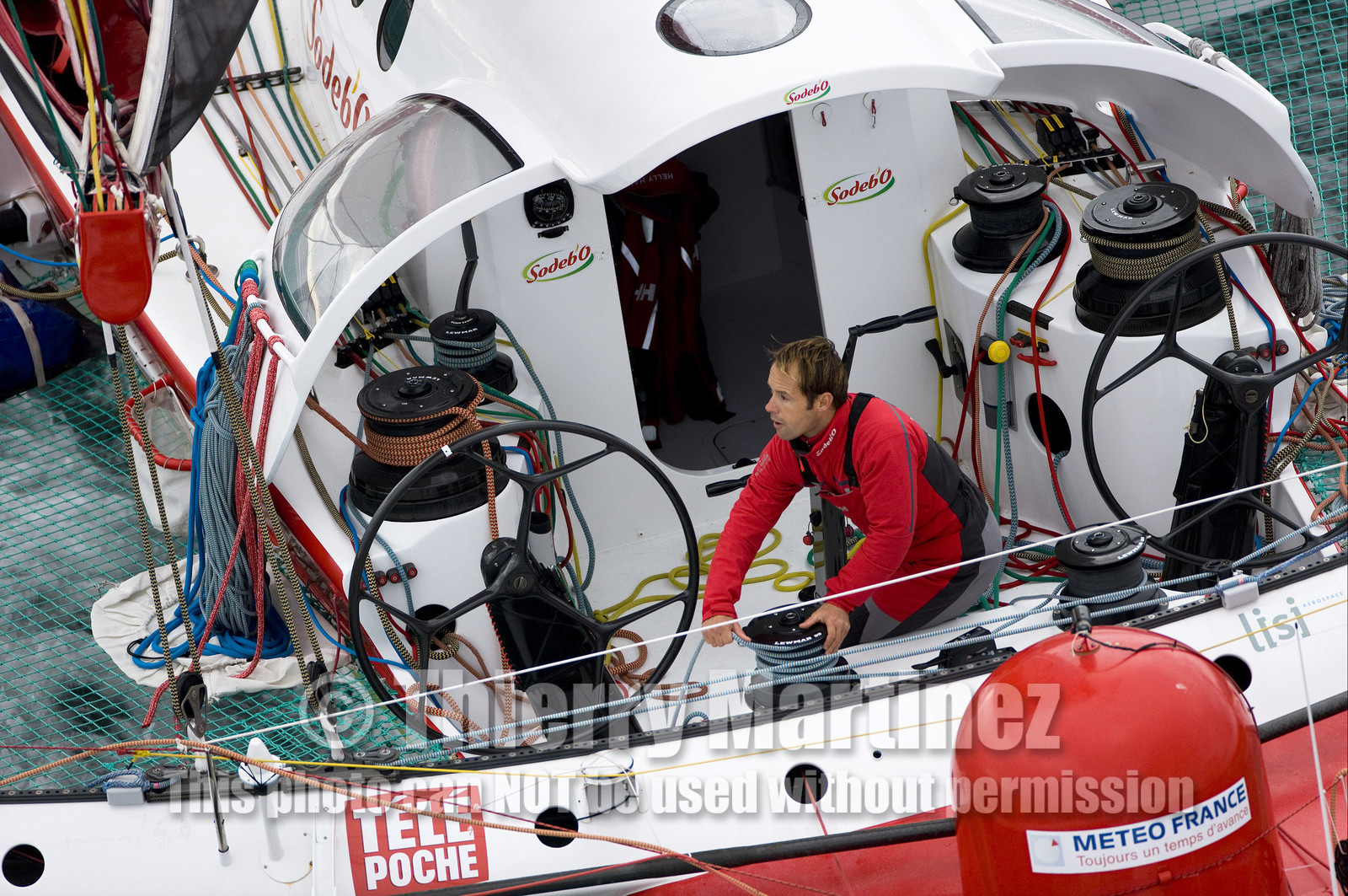 Thomas Coville (FRA) maxi trimaran SODEBO Solo round the world record attempt. Start in Brest (FRA)