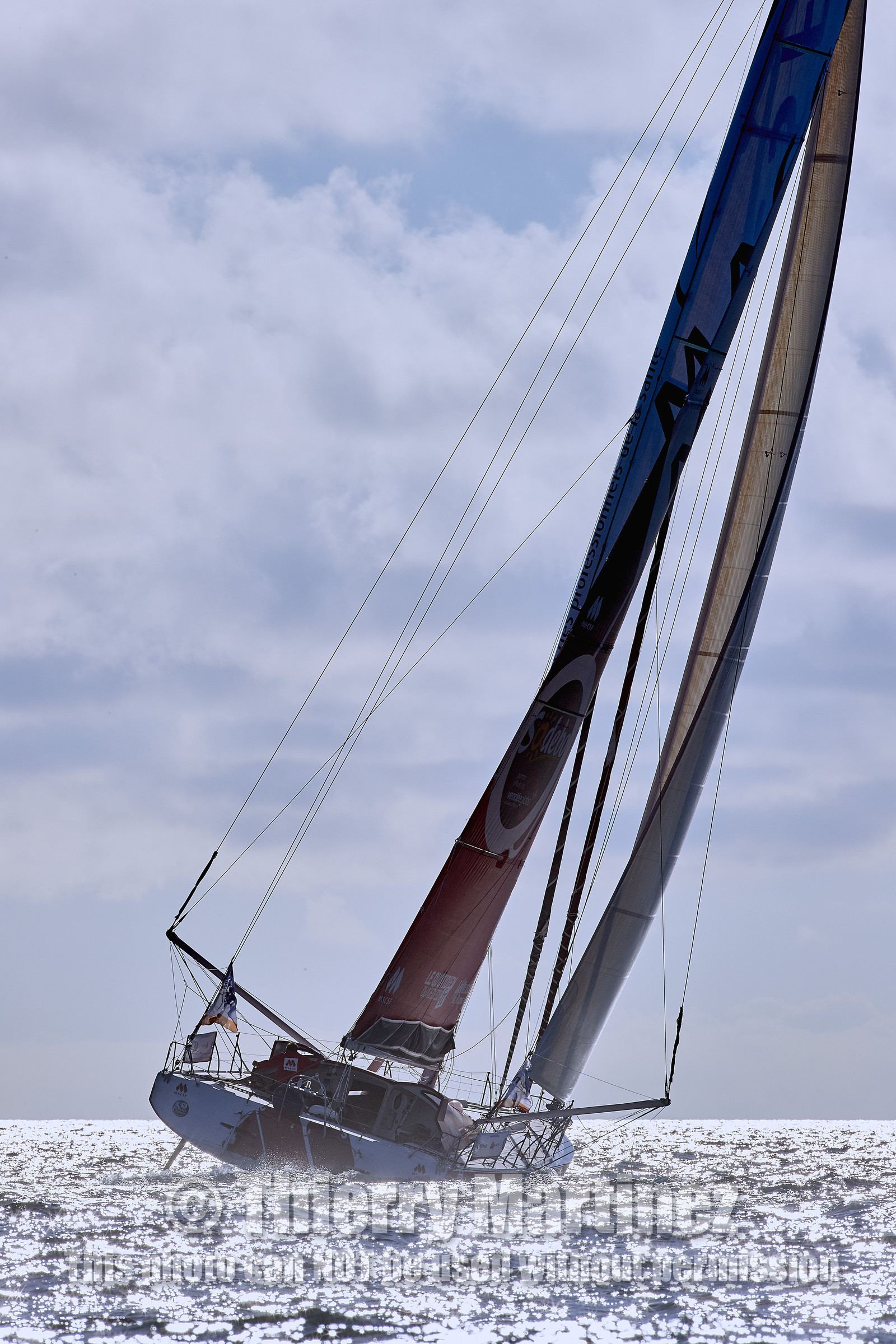 THM-15_63467_AZIMUT2016