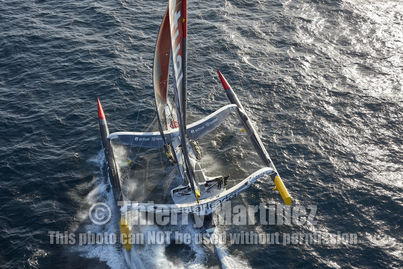 « ULTIM ACTUAL LEADER , Skipper Yves Le Blevec.