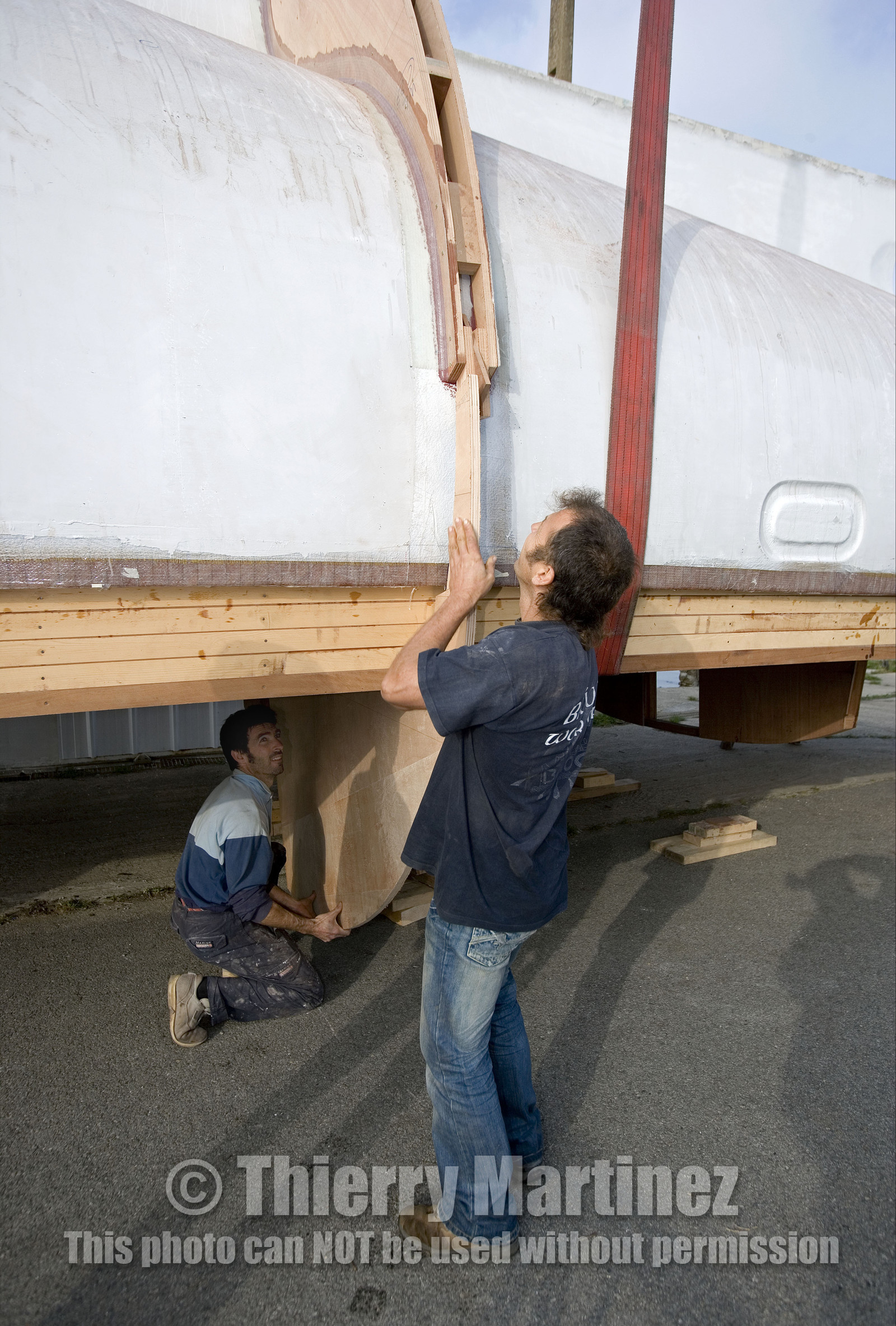 Thierry Dubois new boat under construction.15 Oct 2006