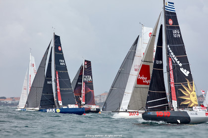 23_22524   © Thierry Martinez. LES SABLES D'OLONNE, 85 - FRANCE 25 septembre 2023.Départ MINI TRANSAT 2023. Départ du Dimanche 24 septembre retardé au Lundi 25 Sept .Les Sables d’Olonne (FRA)    Santa Cruz de la Palma ( Canaries)    St François ( Guadeloupe): 4050 NM.