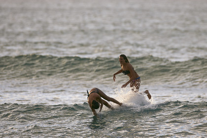 SURF AT SUNSET BEACH (North Shore - Oahu Island - Hawaii-USA)