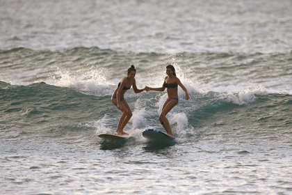 SURF AT SUNSET BEACH (North Shore - Oahu Island - Hawaii-USA)