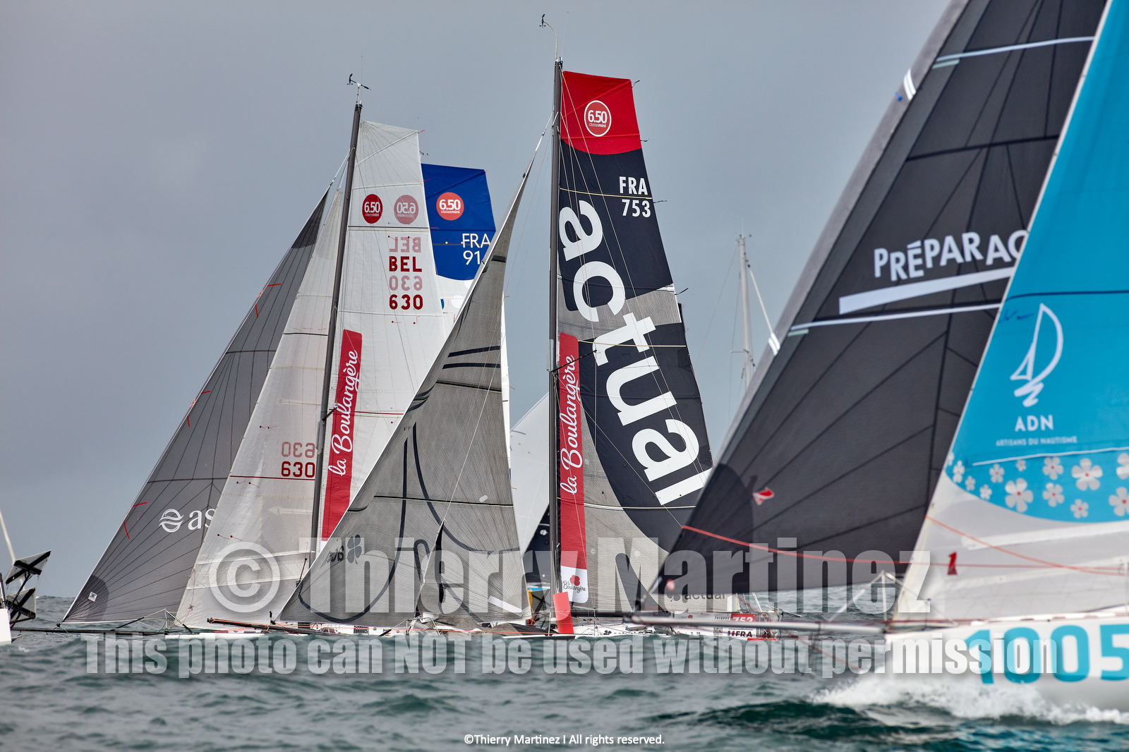 23_22385   © Thierry Martinez. LES SABLES D'OLONNE, 85 - FRANCE 25 septembre 2023.Départ MINI TRANSAT 2023. Départ du Dimanche 24 septembre retardé au Lundi 25 Sept .Les Sables d’Olonne (FRA)    Santa Cruz de la Palma ( Canaries)    St François ( Guadeloupe): 4050 NM.