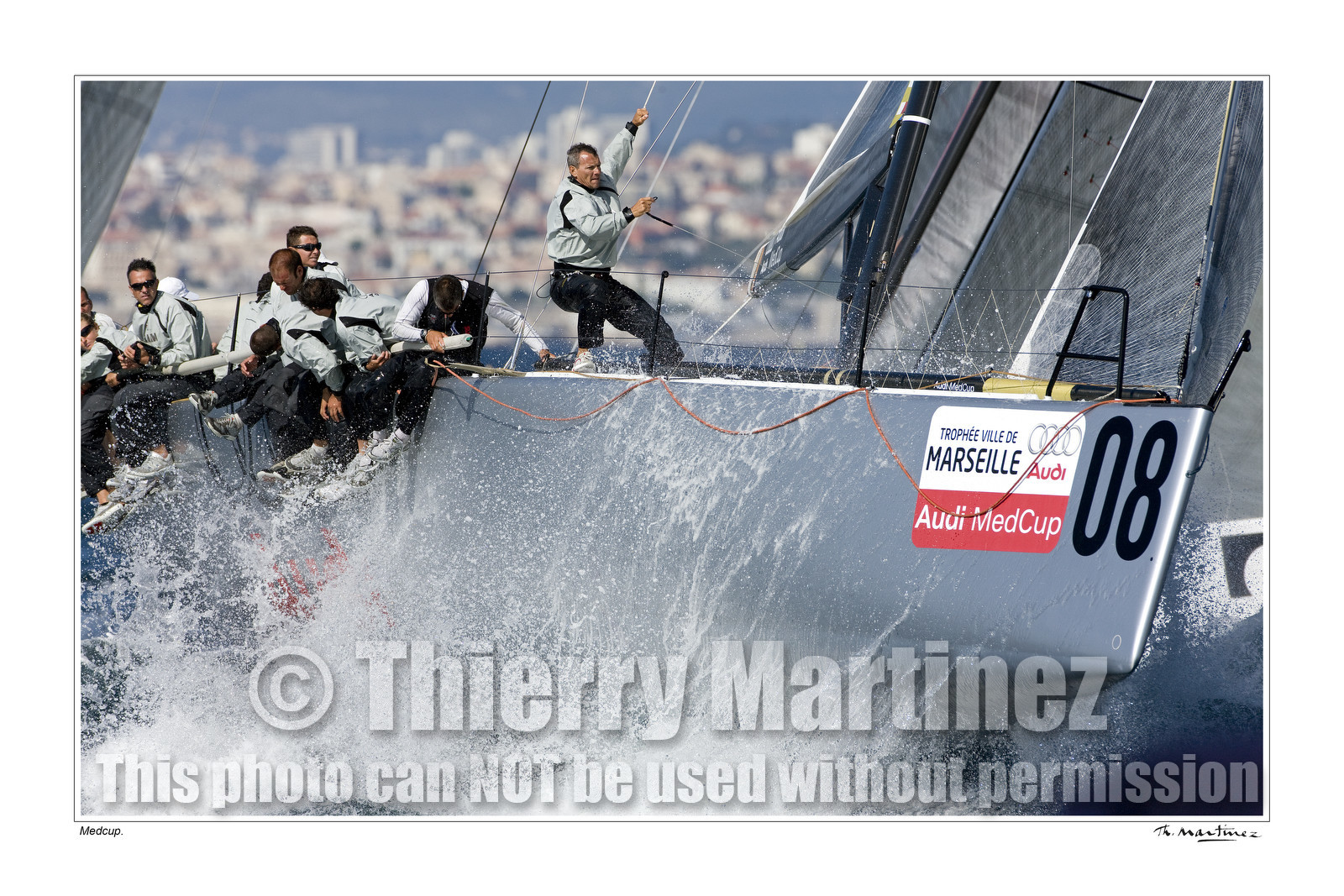 Photo disponible en tirage photo Fine Art,tirage original limités à 30 exemplaires.Chaque tirage est numéroté avec certificat d’authenticité signé.Pour choisir le format et support merci d'utiliser le caddie à coté de la photo.Formats disponibles : Tirage sur papier ( tirage seul) :  30x45 cm   40x60 cm  60x90 cm. Vous pouvez choisir le tirage avec un fond blanc ou noir , à votre convenance. Tirage sur papier contrecollé sur Dibond ( pas de bord blanc ou noir autour de l'image), avec système d'attache au dos:  30x45 cm   40x60 cm  50x75 cm  80x120cm.Tirage sur toile ( Canvas) monté sur chassis bois (pas de bord blanc ou noir autour de l'image), avec système d'attache au dos :  50x75 cm  80x120cm.Expédition ( Dans le monde entier): Colissimo (assurance) avec signature à réception. 48h pour la France métropolitaine.Il est possible de récupérer les tirages à La Galerie du Golfe (sans frais d'expèdition).Conditionnement tirages seuls: tube cylindrique renforcé + boite.