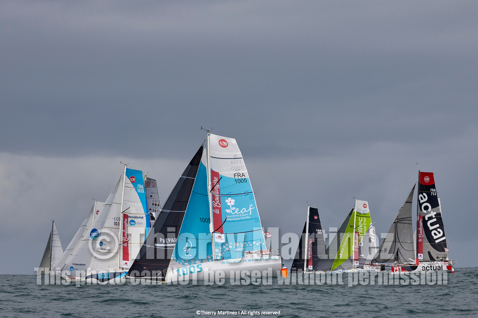 23_21891   © Thierry Martinez. LES SABLES D'OLONNE, 85 - FRANCE 25 septembre 2023.Départ MINI TRANSAT 2023. Départ du Dimanche 24 septembre retardé au Lundi 25 Sept .Les Sables d’Olonne (FRA)    Santa Cruz de la Palma ( Canaries)    St François ( Guadeloupe): 4050 NM.