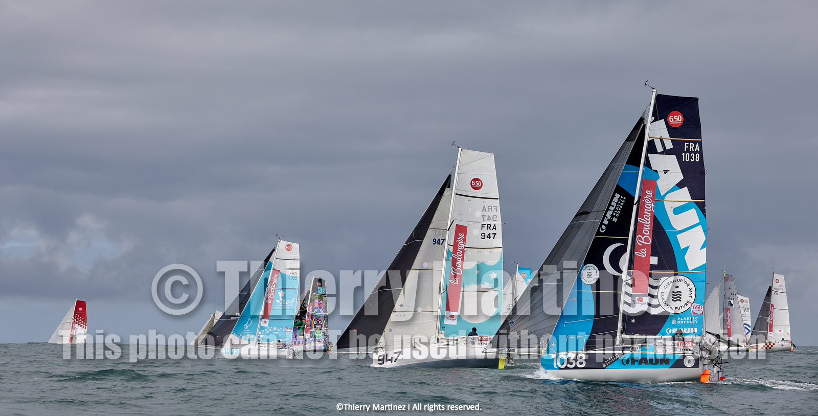 23_21949   © Thierry Martinez. LES SABLES D'OLONNE, 85 - FRANCE 25 septembre 2023.Départ MINI TRANSAT 2023. Départ du Dimanche 24 septembre retardé au Lundi 25 Sept .Les Sables d’Olonne (FRA)    Santa Cruz de la Palma ( Canaries)    St François ( Guadeloupe): 4050 NM.