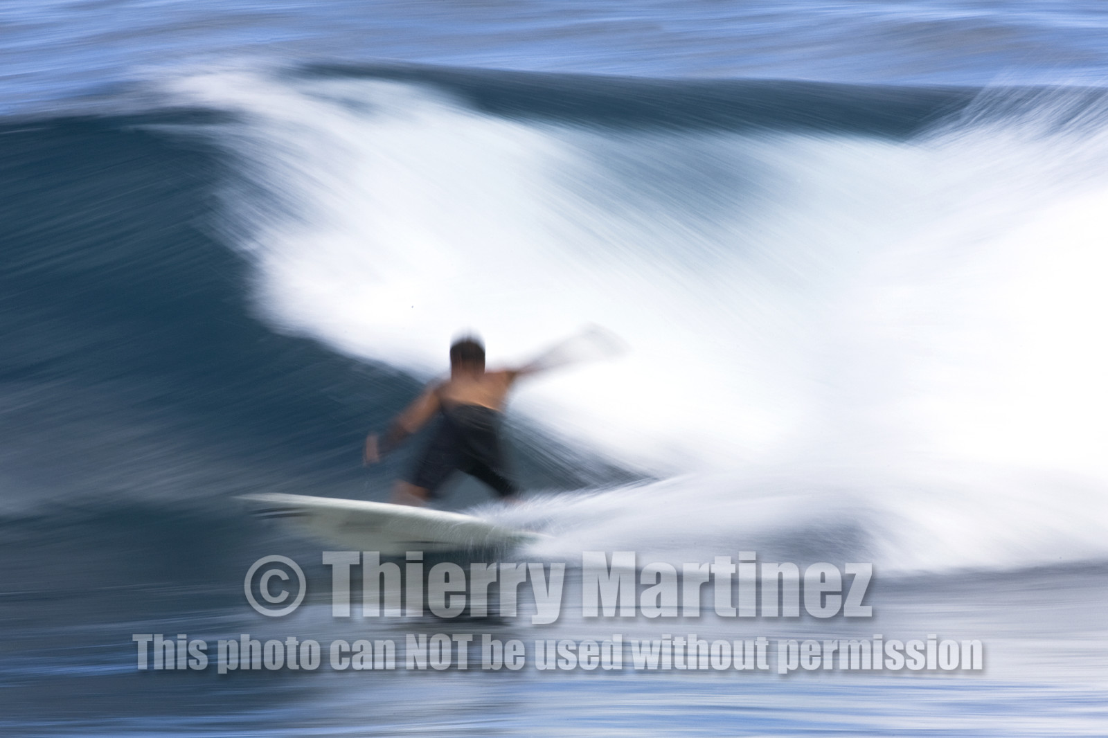 Surf in waves at Hookip'a Beach - North Shore Maui - Hawaii.