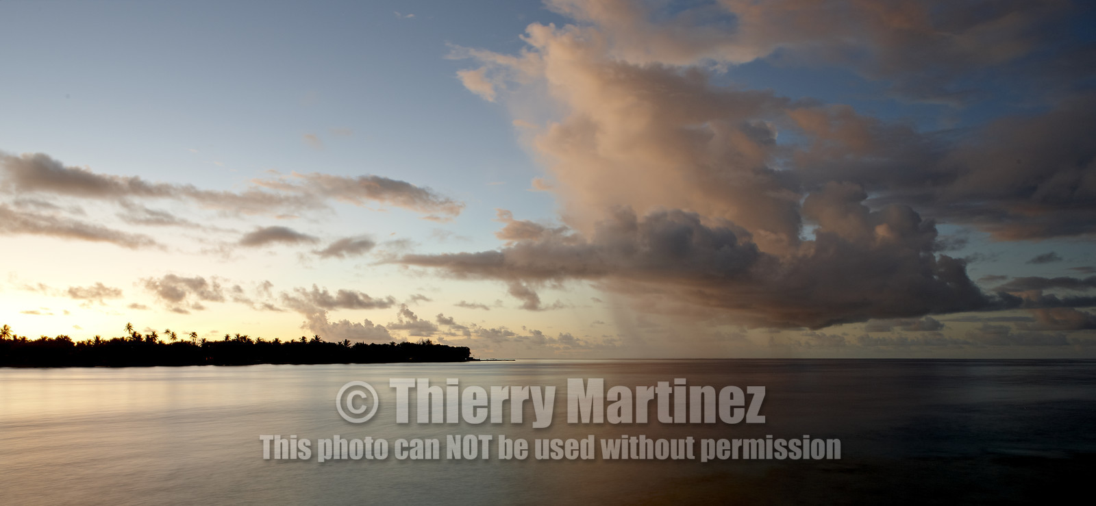 15_026793  ©ThMartinez Sea&Co.  RANGIROA - ARCHIPEL des TUAMOTU. POLYNESIE FRANCAISE .  8 Février 2015. ..