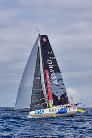 23_22259   © Thierry Martinez. LES SABLES D'OLONNE, 85 - FRANCE 25 septembre 2023.Départ MINI TRANSAT 2023. Départ du Dimanche 24 septembre retardé au Lundi 25 Sept .Les Sables d’Olonne (FRA)    Santa Cruz de la Palma ( Canaries)    St François ( Guadeloupe): 4050 NM.