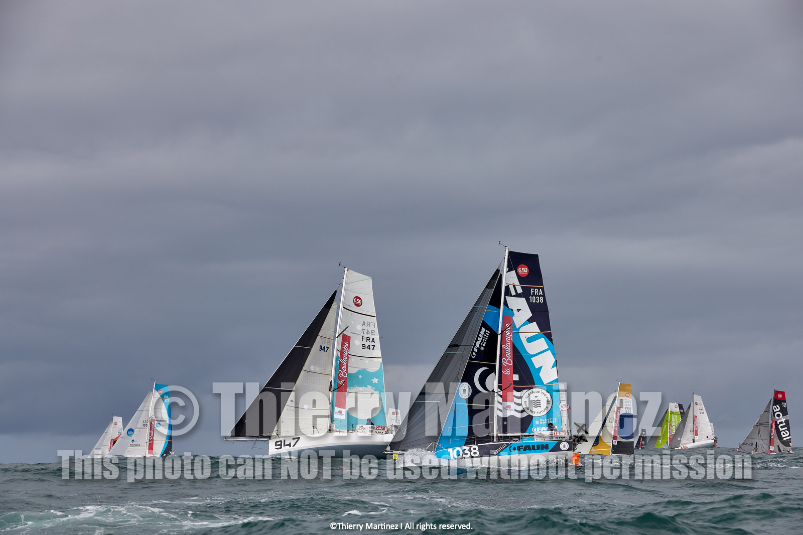 23_21970   © Thierry Martinez. LES SABLES D'OLONNE, 85 - FRANCE 25 septembre 2023.Départ MINI TRANSAT 2023. Départ du Dimanche 24 septembre retardé au Lundi 25 Sept .Les Sables d’Olonne (FRA)    Santa Cruz de la Palma ( Canaries)    St François ( Guadeloupe): 4050 NM.
