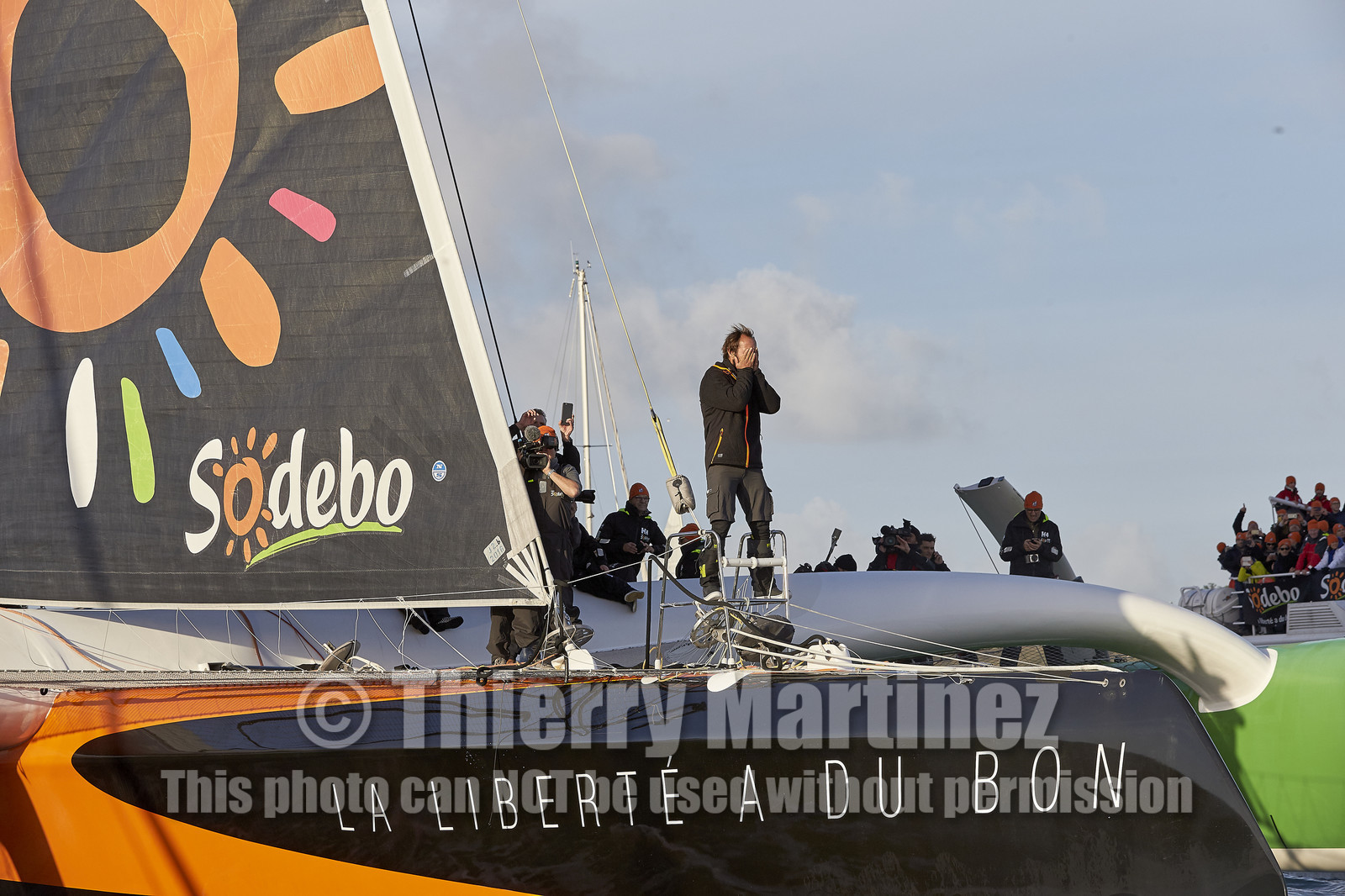 Single-handed sailing round the world record .